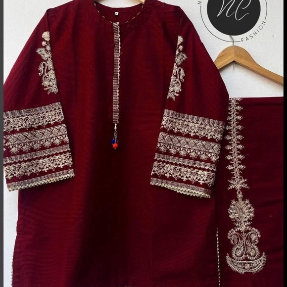 Purple Embroidered Kurta Set - Picture 7 of 9